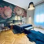 Yacht Club Residence